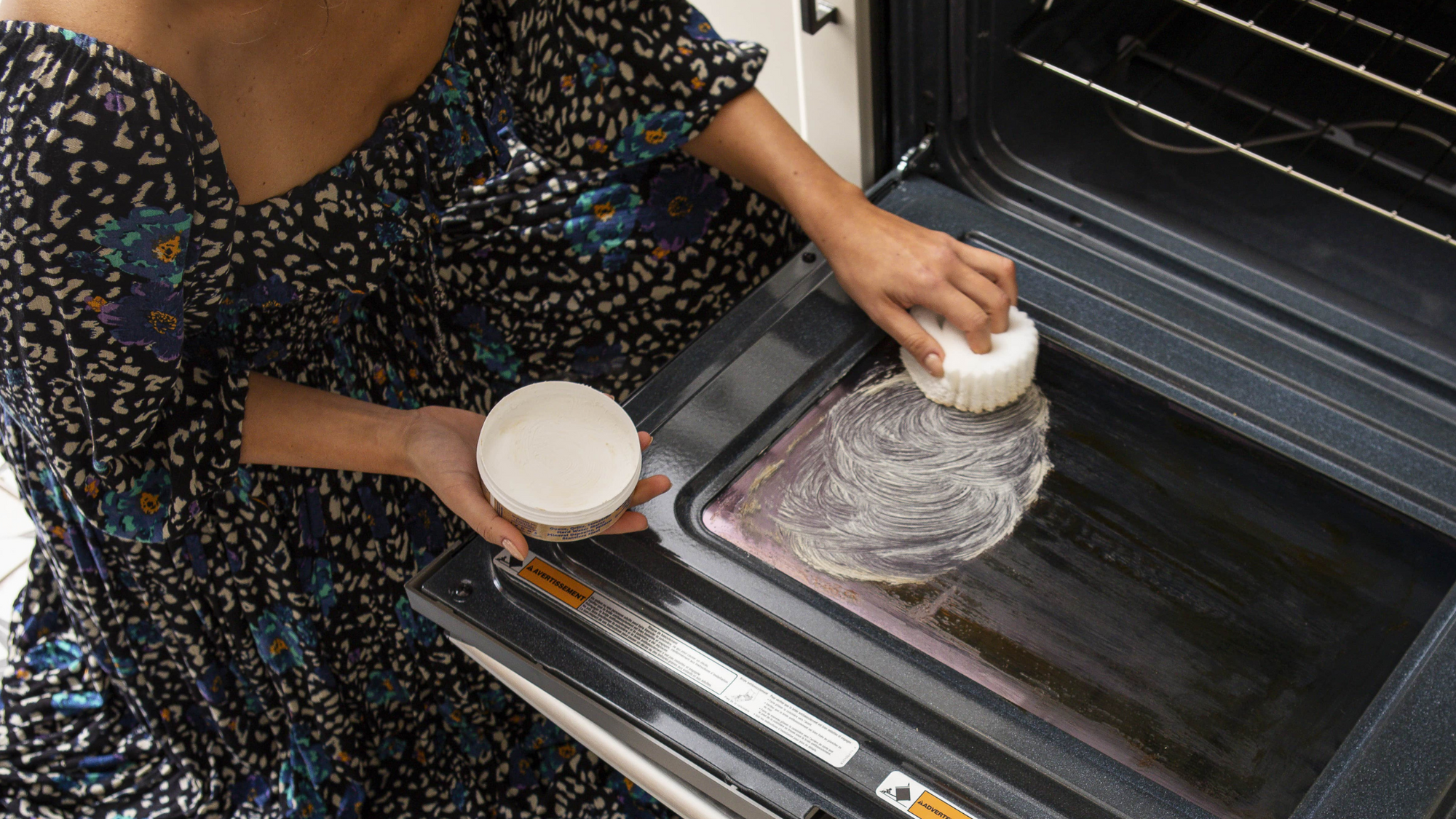 Effortless Oven Cleaning: The Power of Minky & Scrub Daddy
