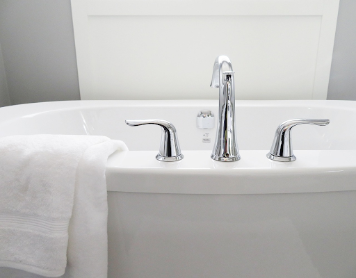 Bathroom Bliss: Essential Cleaning Tools for a Hygienic Haven
